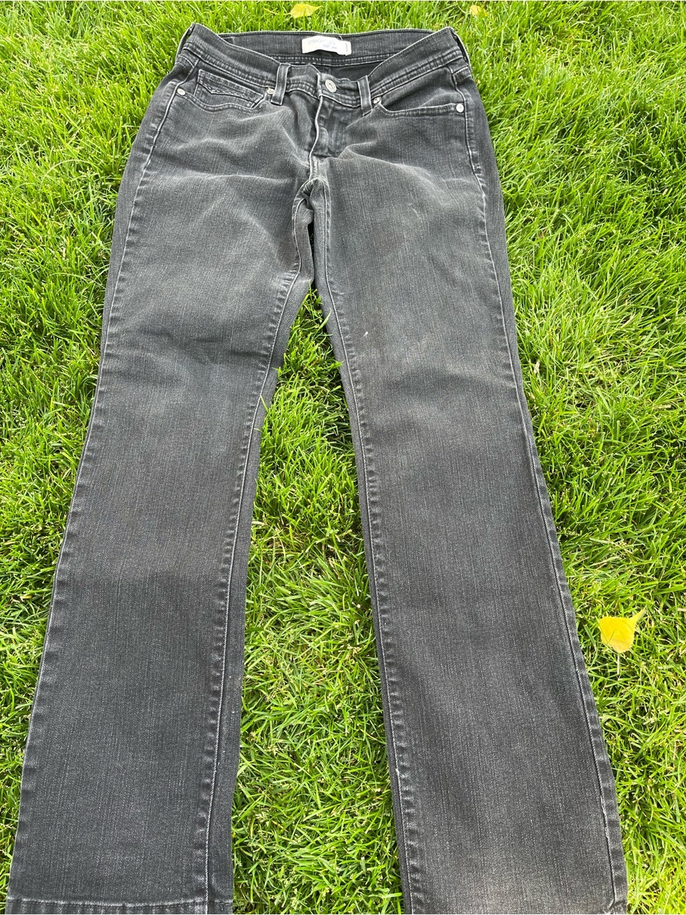 Levi 505 Women’s Black straight Let Jeans  size 4